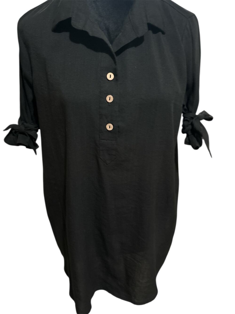 Doe & Rae Black Collared Half Sleeve Top – EUC, Size M